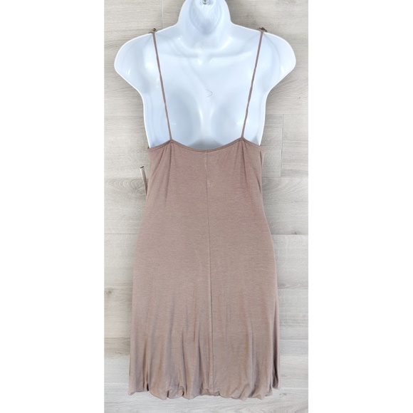 NWT Dress with Rosette Detail/Bubble Hem Sz M - Picture 5 of 8